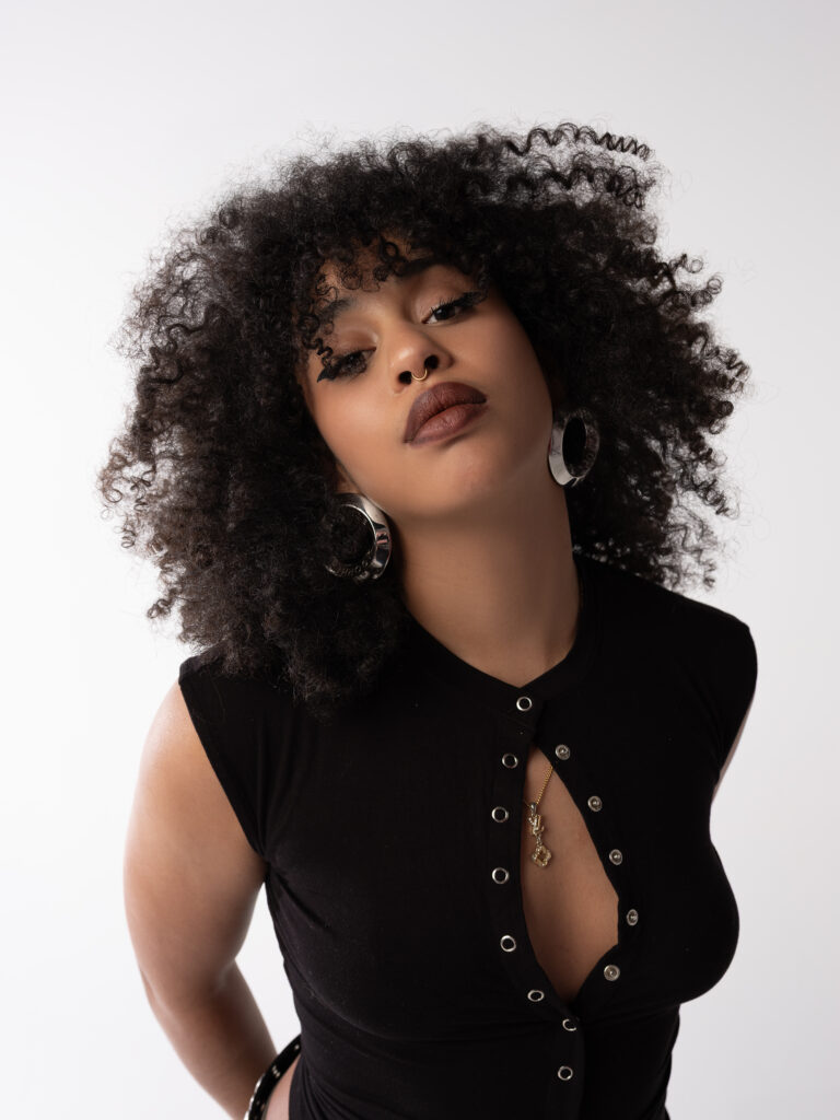 Dinaa © Studio Elane1 768x1024